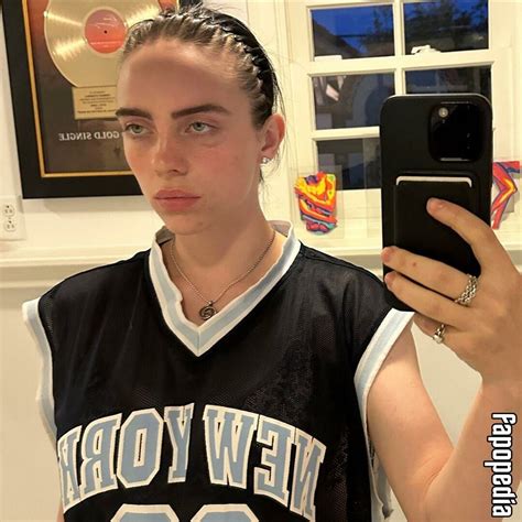 naked pics of billie eilish|BILLIE EILISH Nude